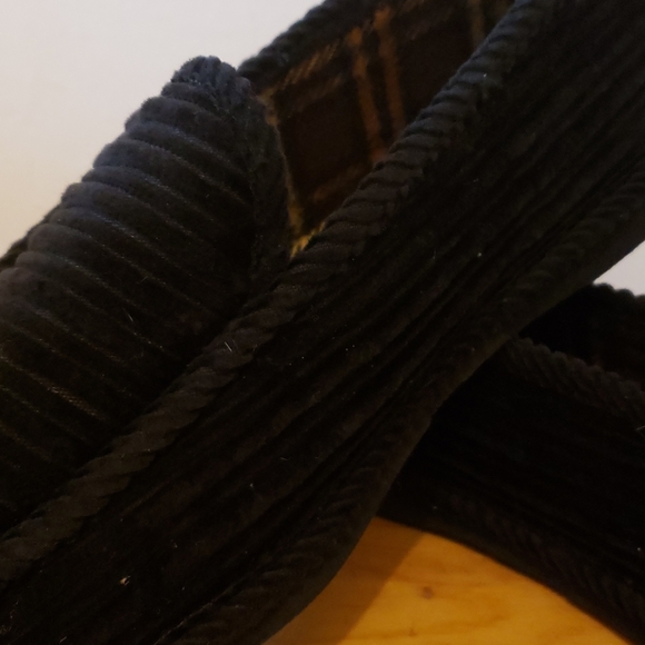 Mens Black Slippers - Picture 2 of 5